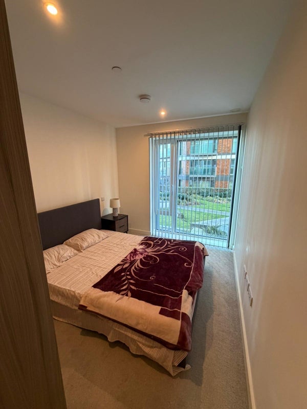 Room Duke of Wellington Avenue in Greater London