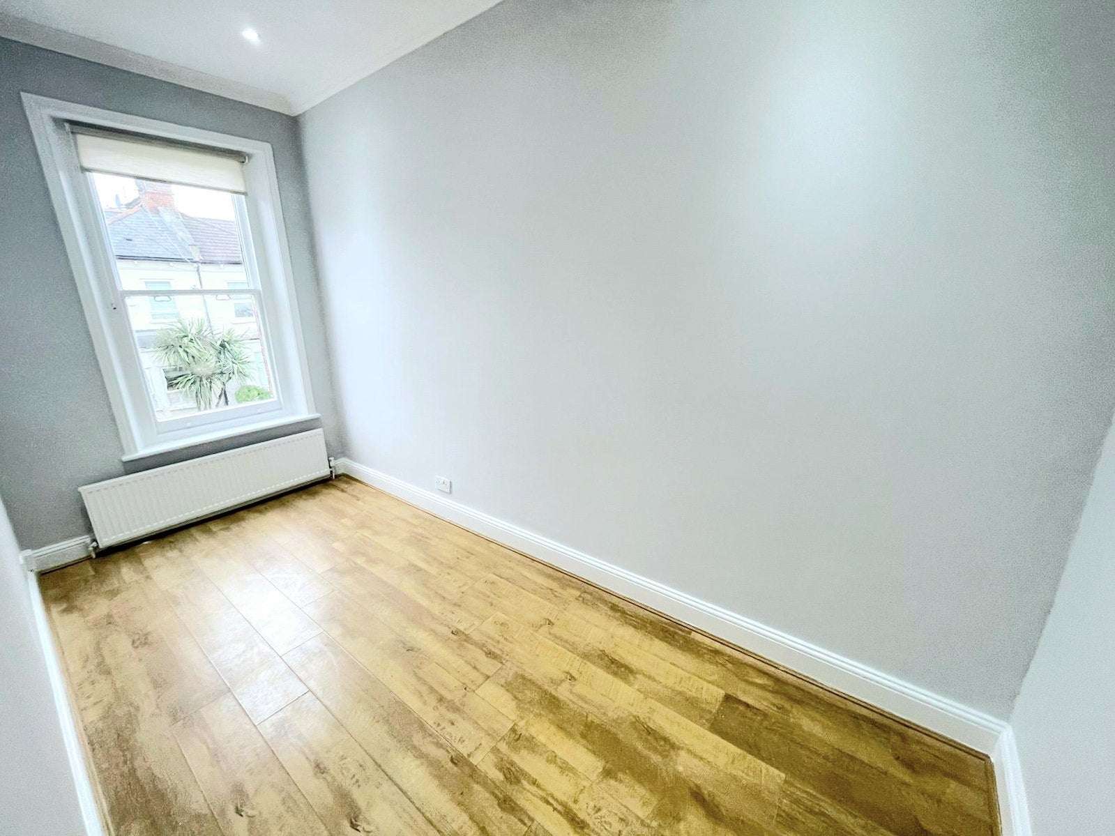 Flat Langdon Park Road in Greater London
