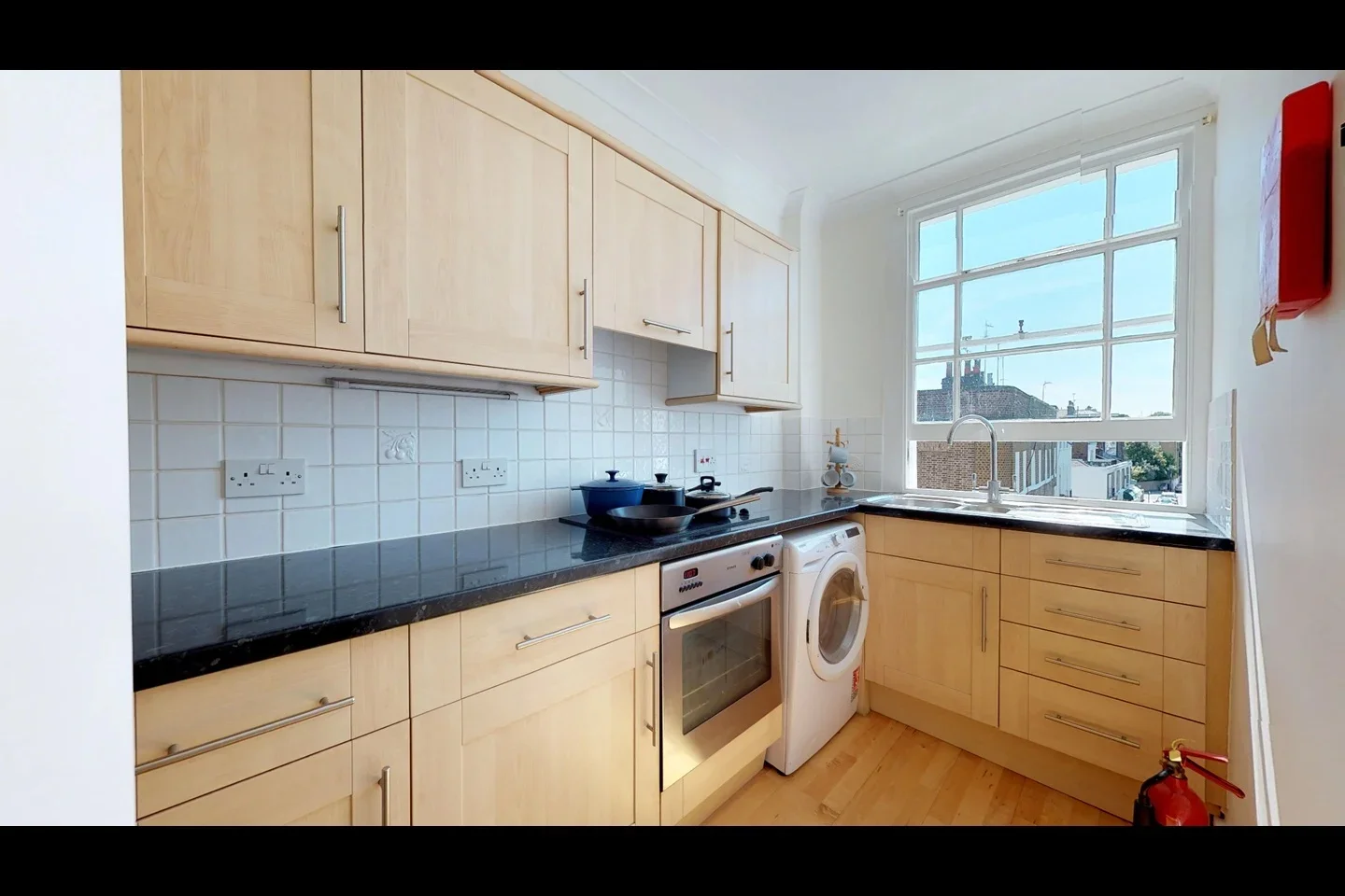 Flat Abbey Gardens in City of Westminster