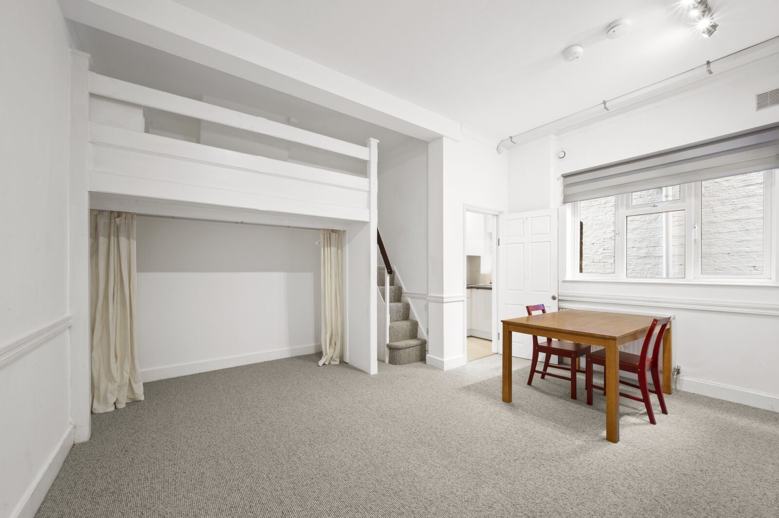 Flat Pepys Road in Greater London