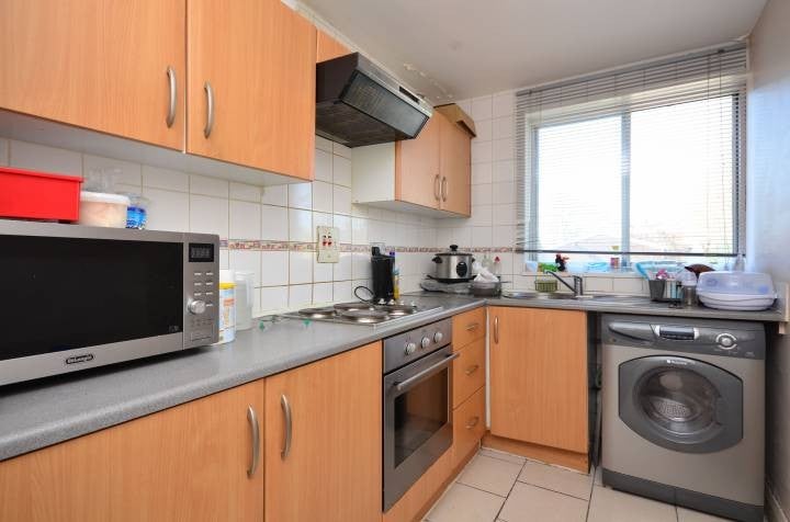 House Tenbury Close in Greater London