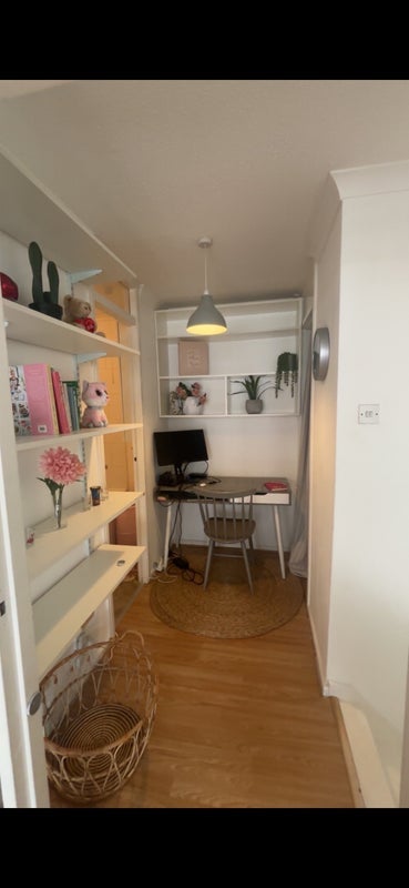 Flat Clarendon Walk in Greater London