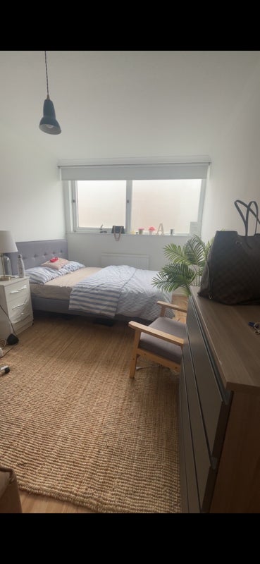 Flat Clarendon Walk in Greater London