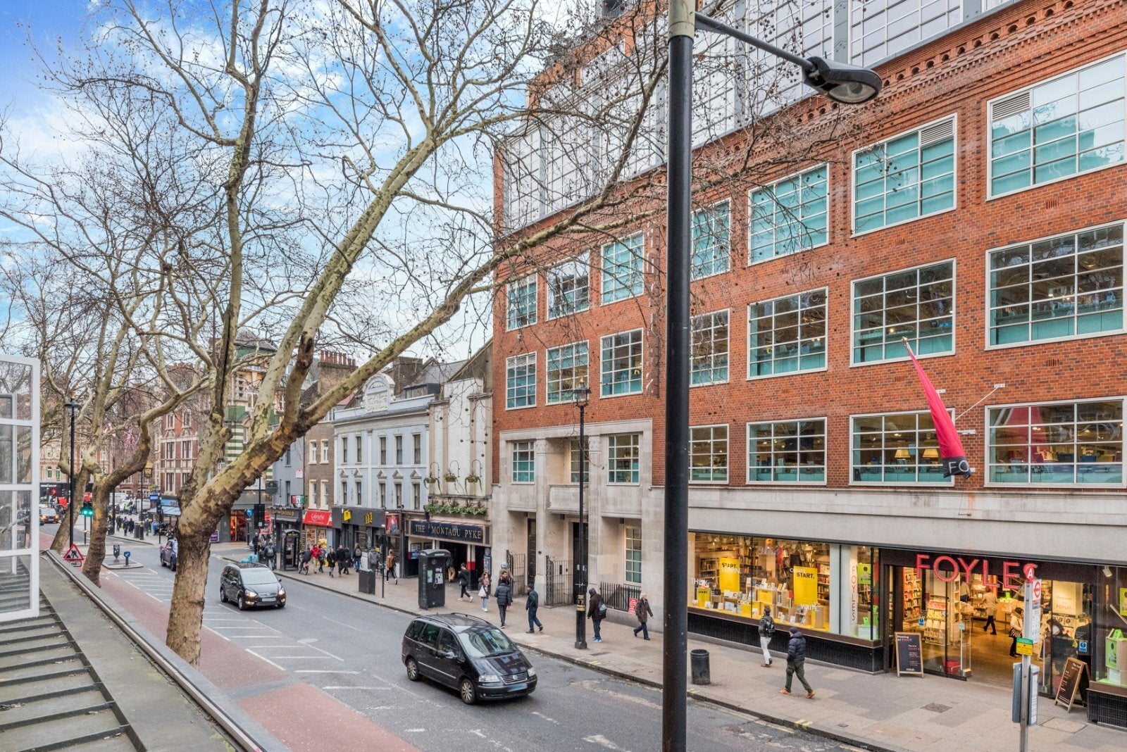 Flat Charing Cross Road in Greater London