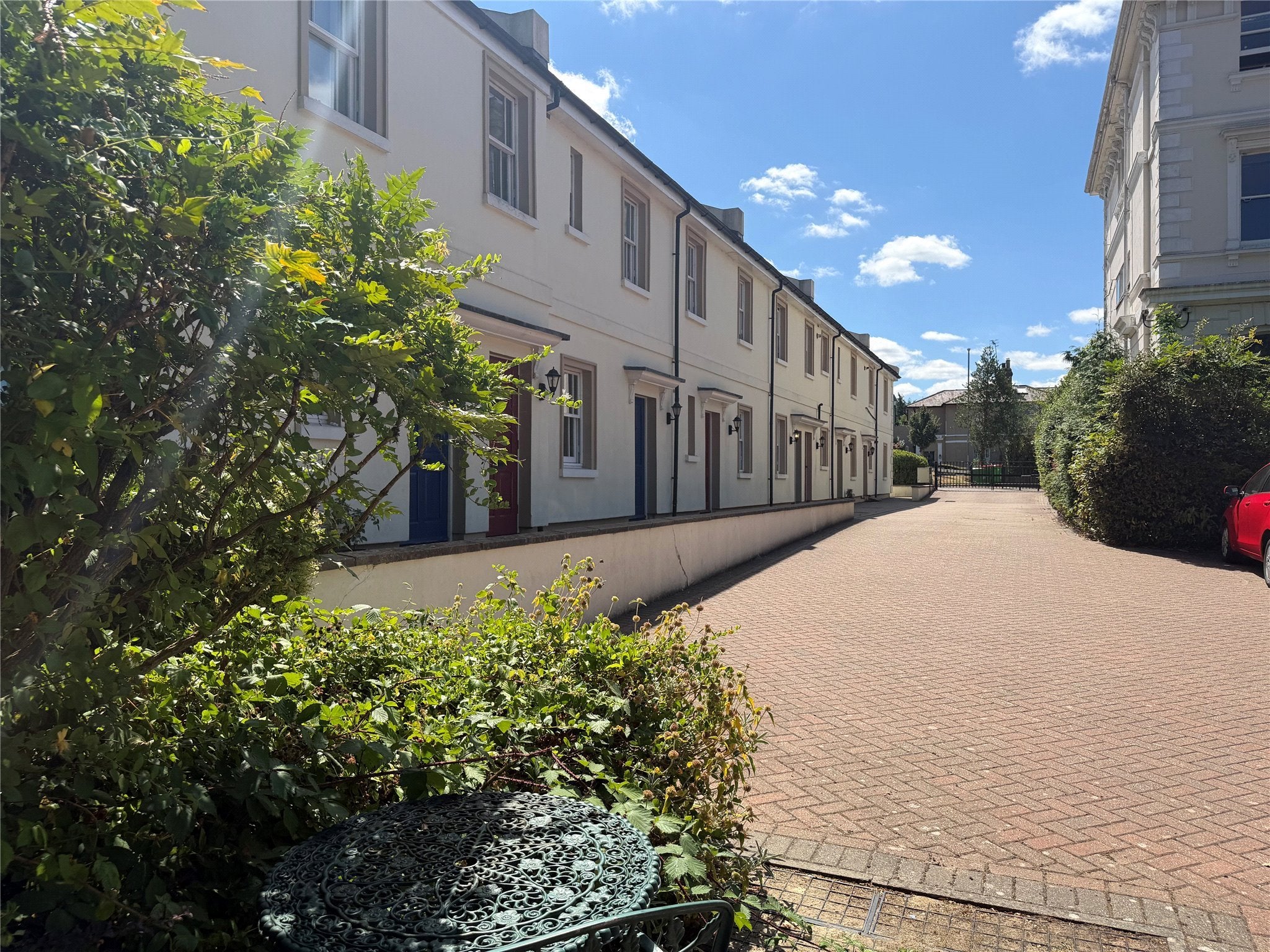 Flat Grove Hill Road in Tunbridge Wells