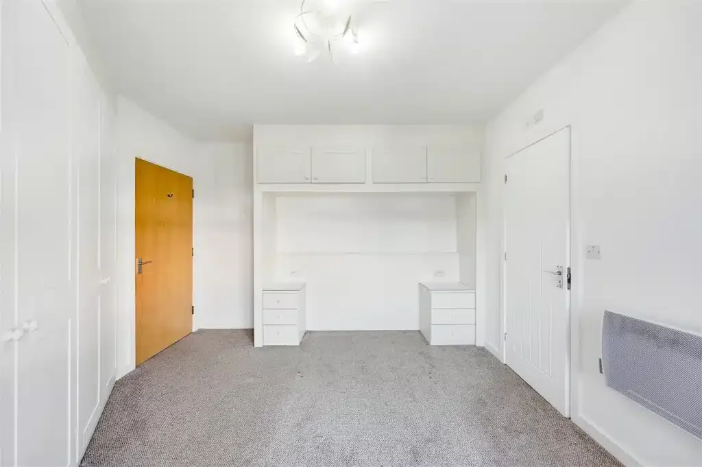 Flat Constance Grove in Dartford
