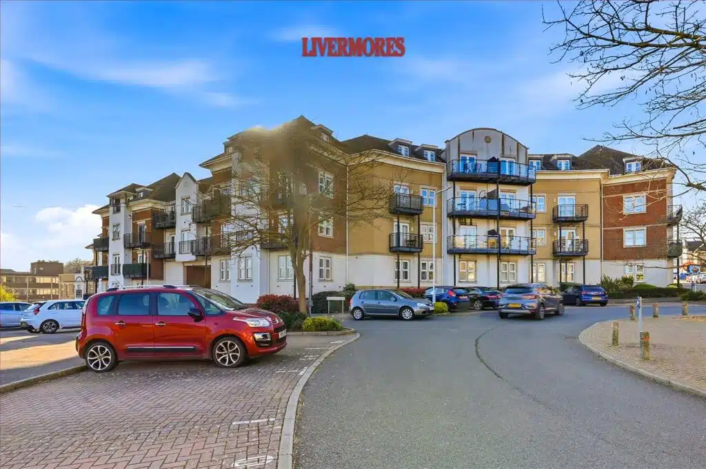 Flat Constance Grove in Dartford