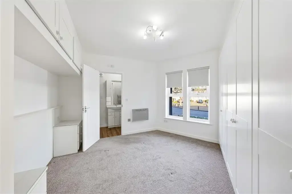 Flat Constance Grove in Dartford