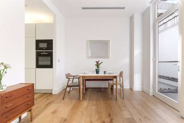 Flat Lovat Lane in City of London