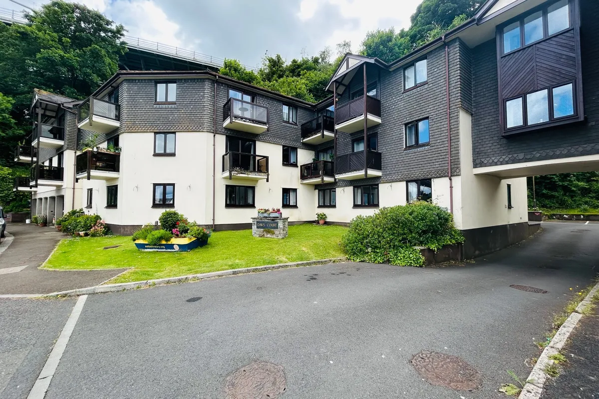 Flat Daws Court in Saltash