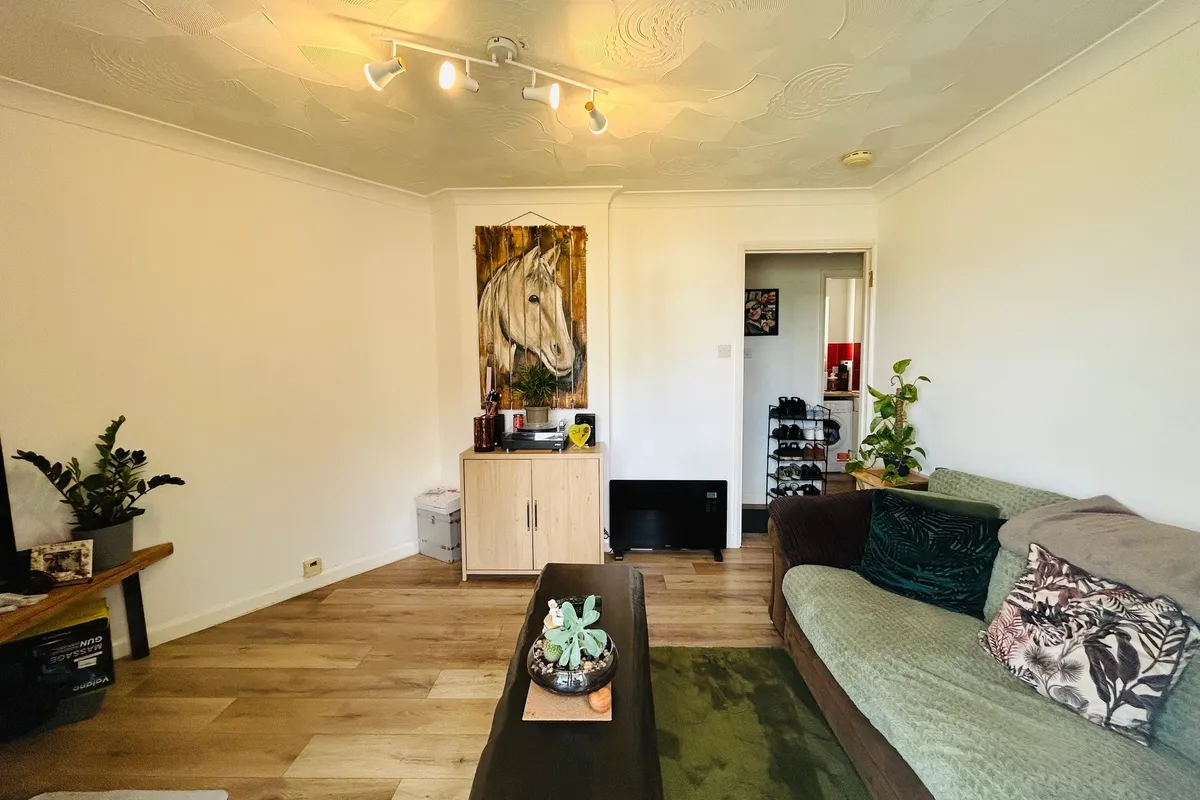 Flat Daws Court in Saltash