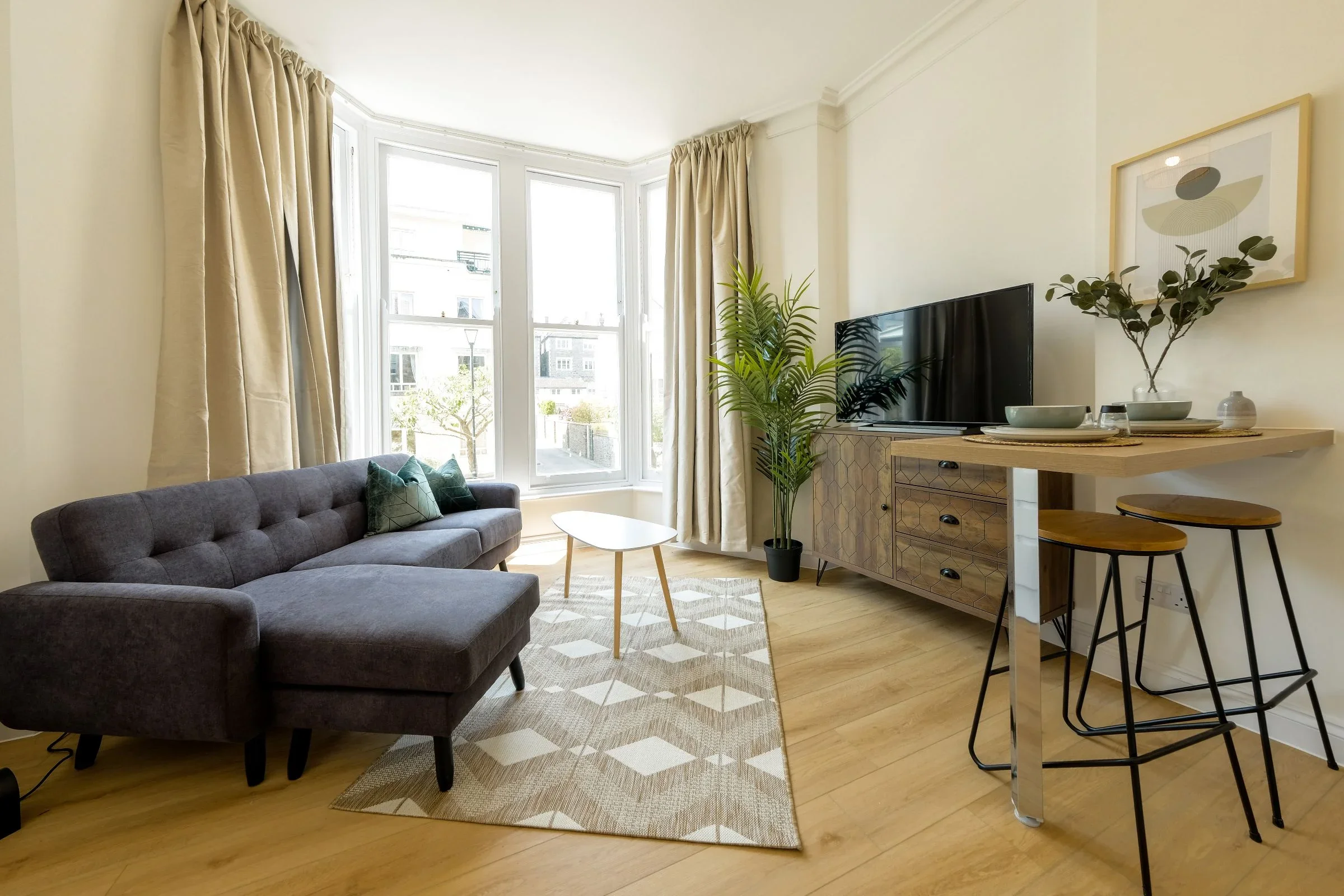 Flat Grange Road in Bristol