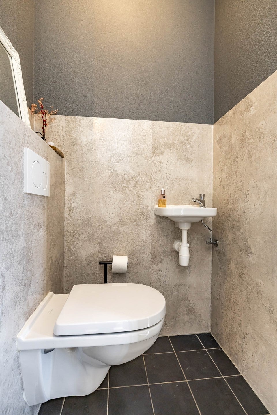 Tussenwoning te koop: Walviuslaan 4, Marum