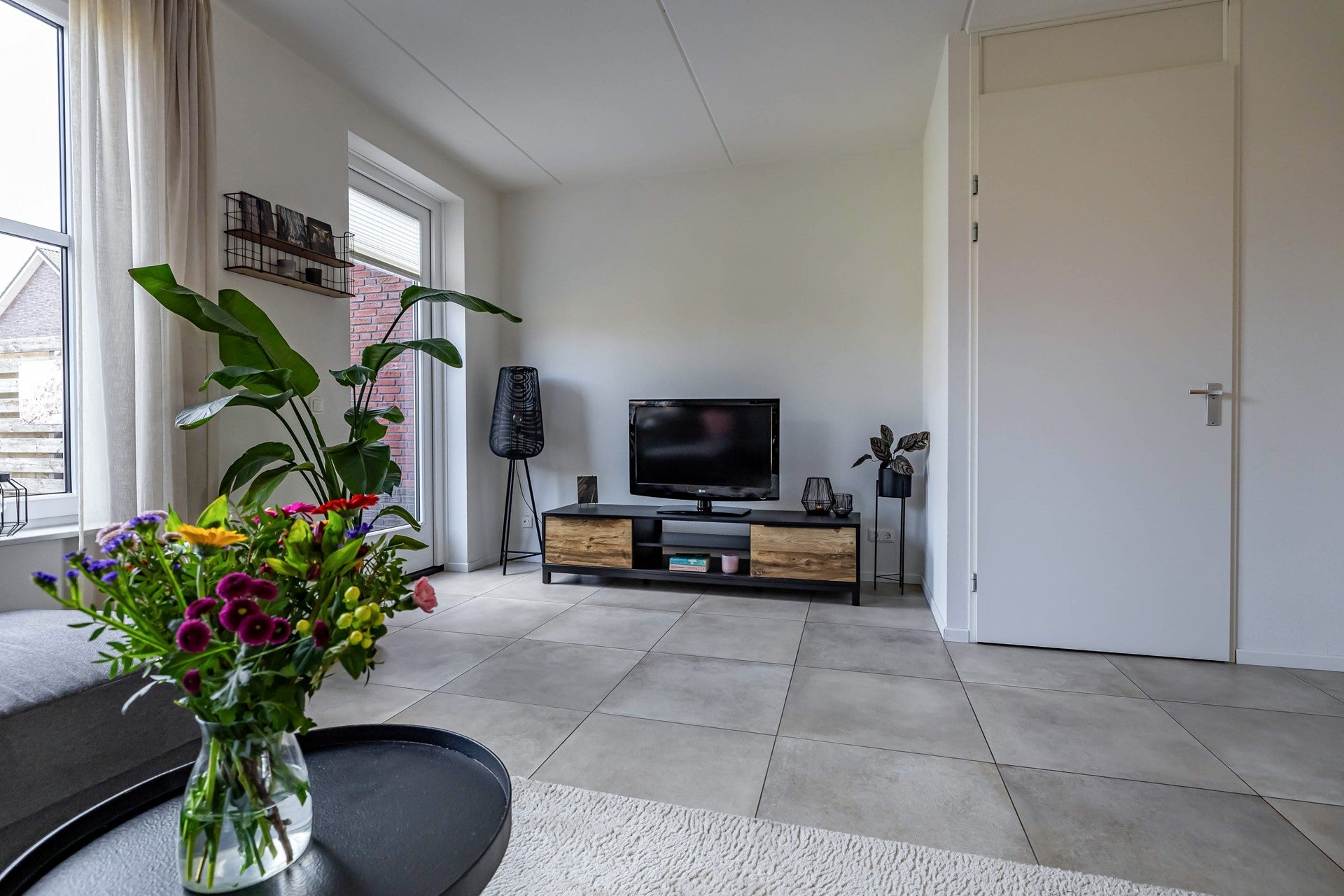 Tussenwoning te koop: Walviuslaan 4, Marum