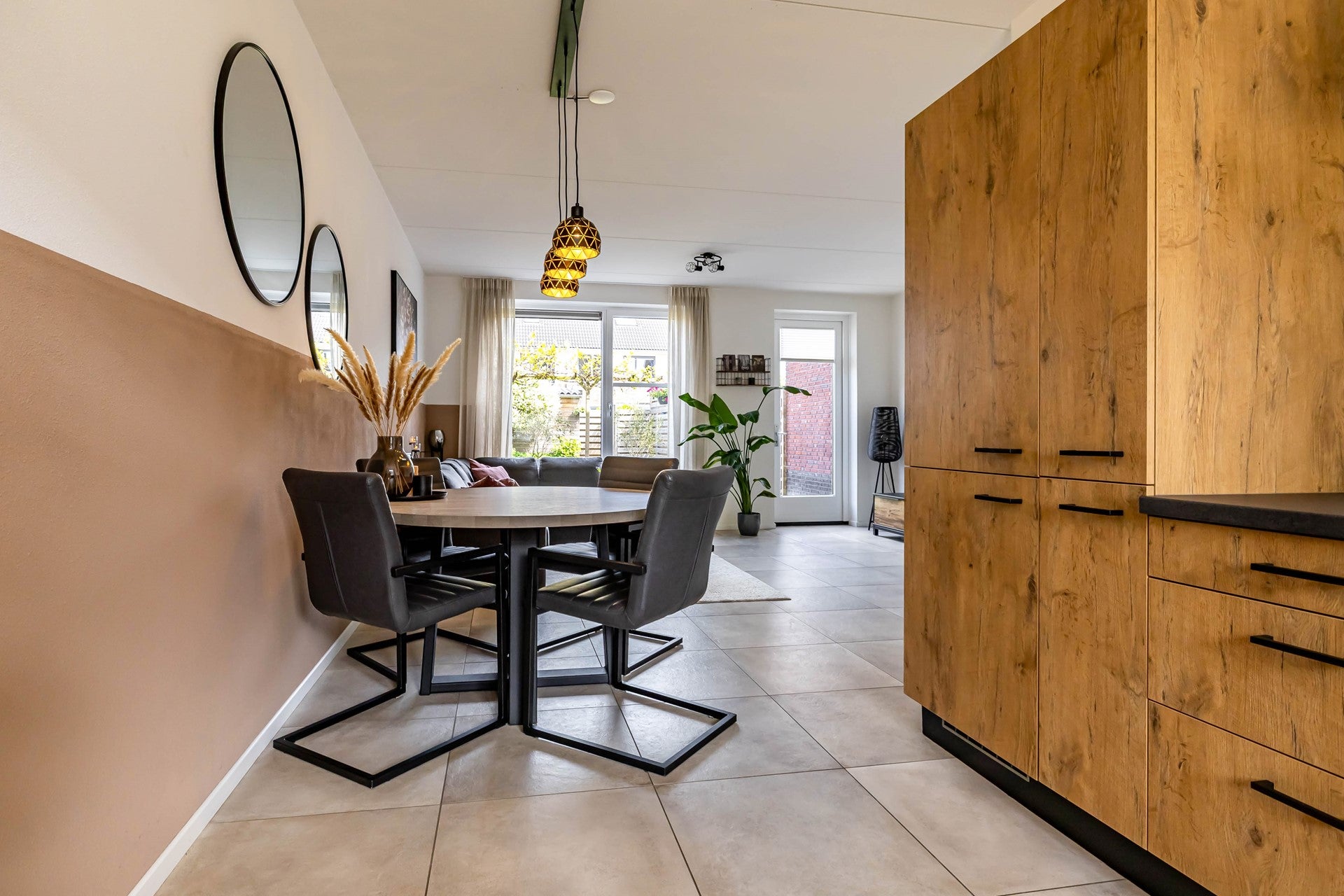 Tussenwoning te koop: Walviuslaan 4, Marum