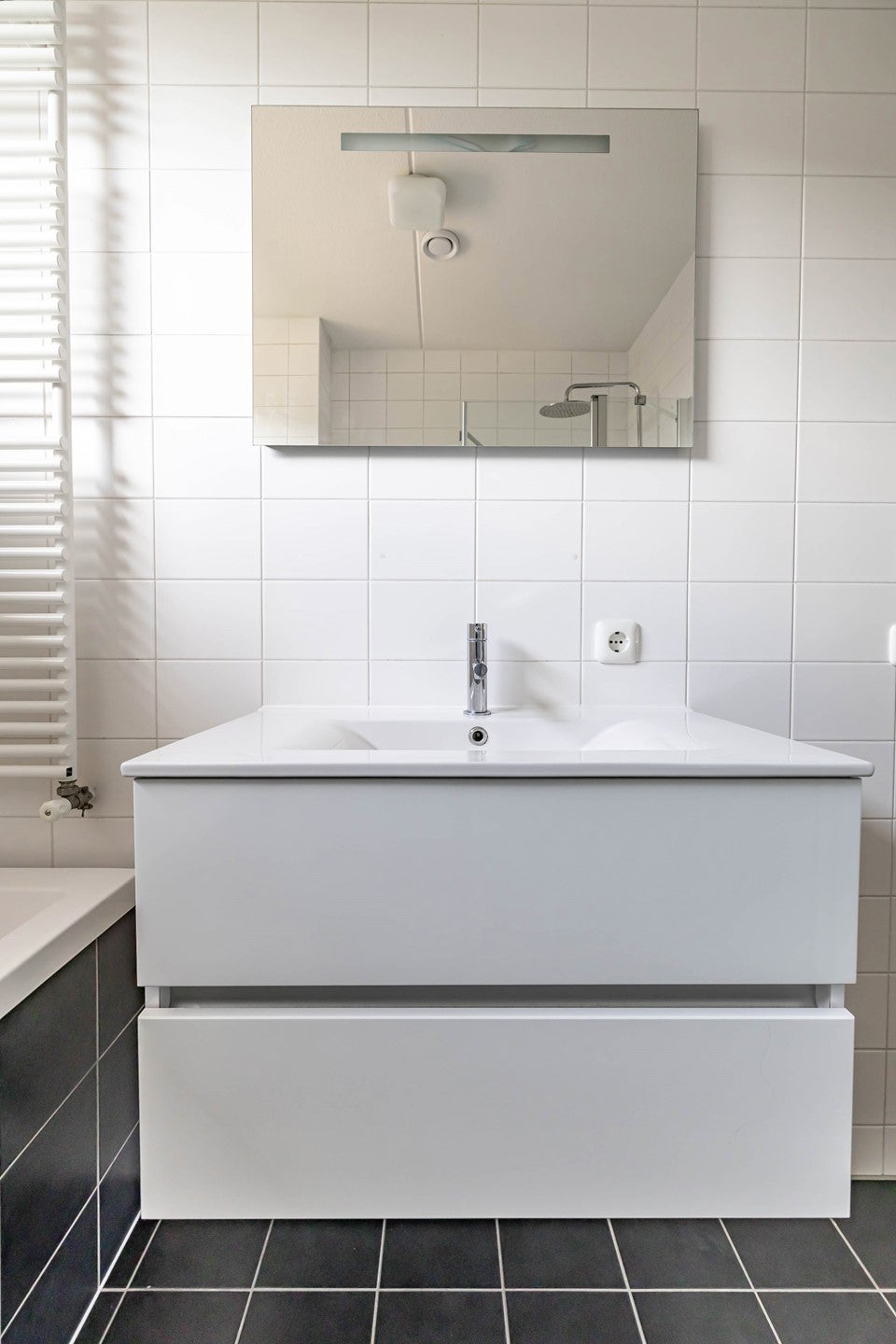Tussenwoning te koop: Walviuslaan 4, Marum