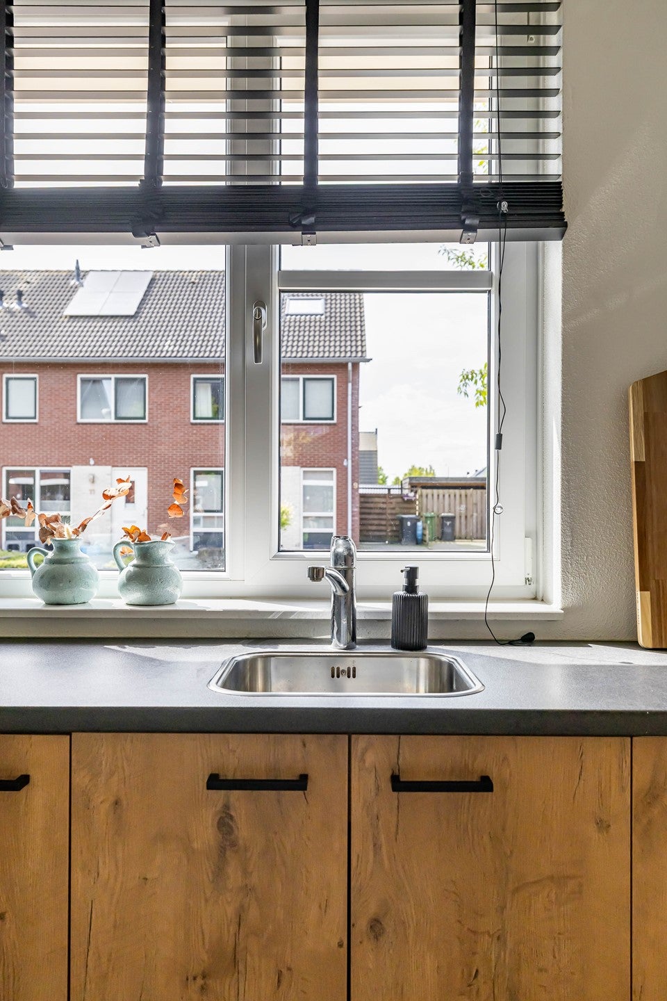 Tussenwoning te koop: Walviuslaan 4, Marum