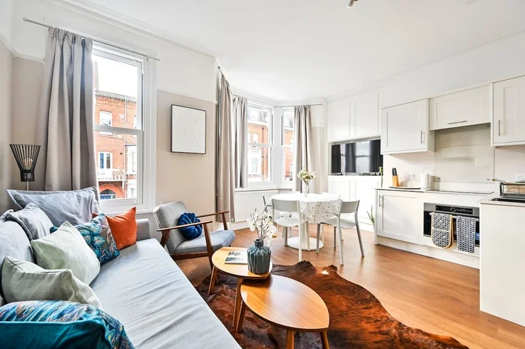 Flat Waldemar Avenue in Greater London