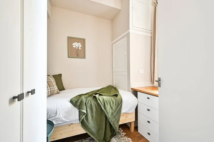 Flat Waldemar Avenue in Greater London