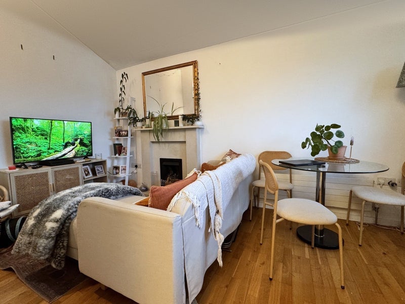 Room Robinswood Mews in Greater London