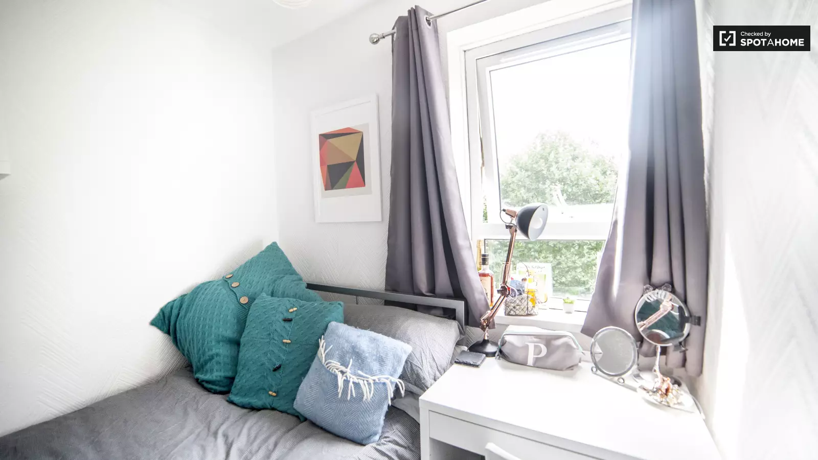 Room Gough Walk in Greater London