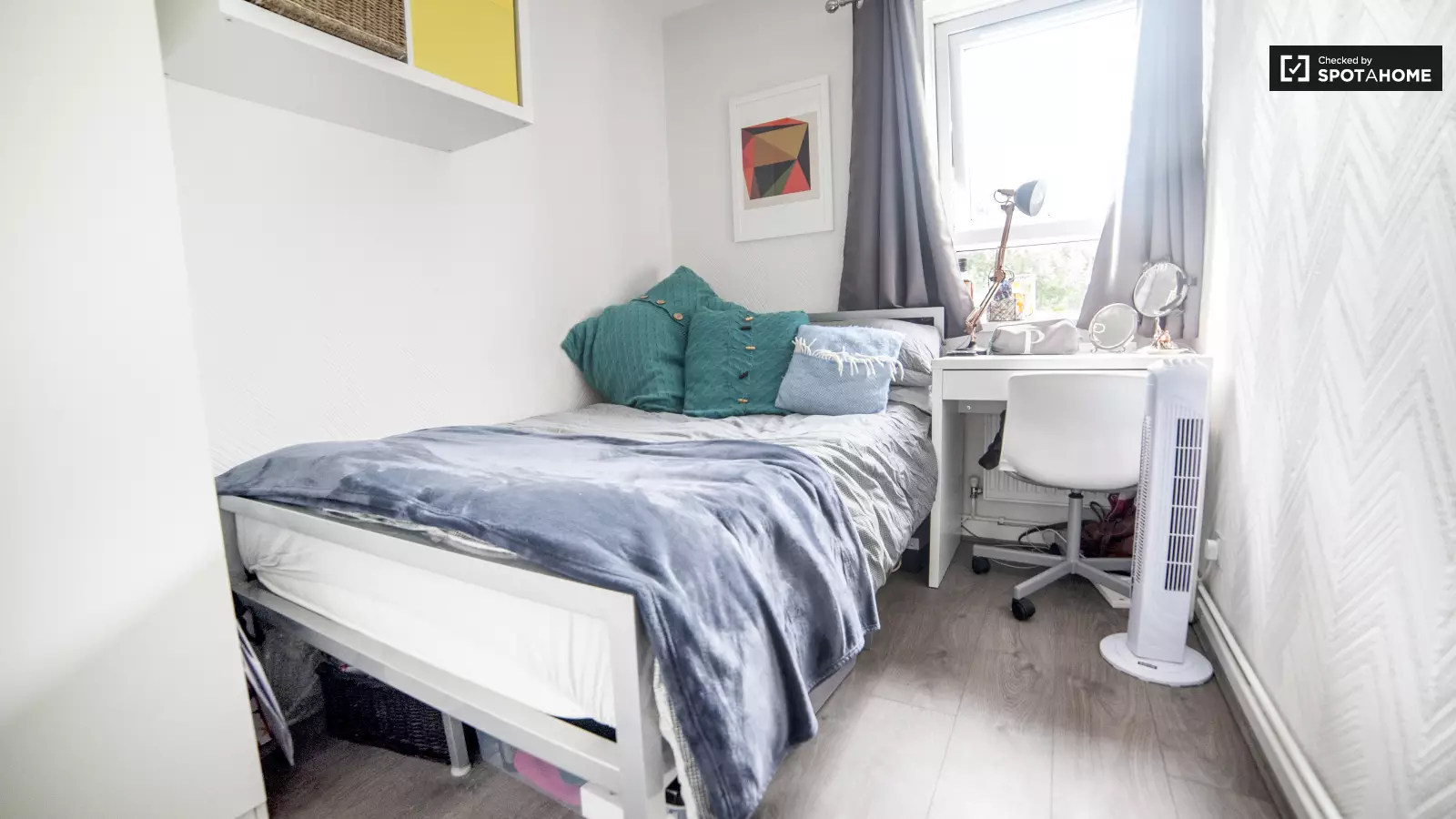 Flat Gough Walk in Greater London