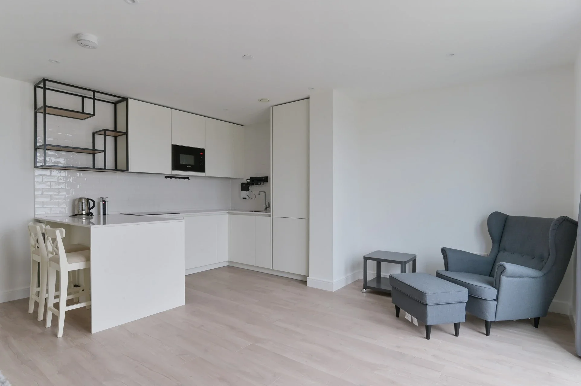 Flat Abbeydale Road in Greater London