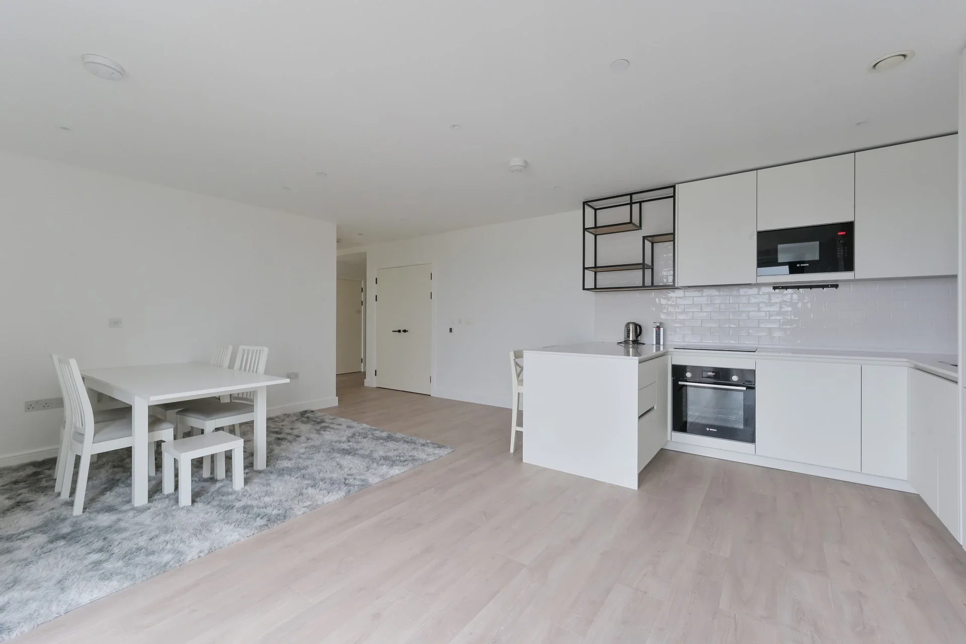 Flat Abbeydale Road in Greater London