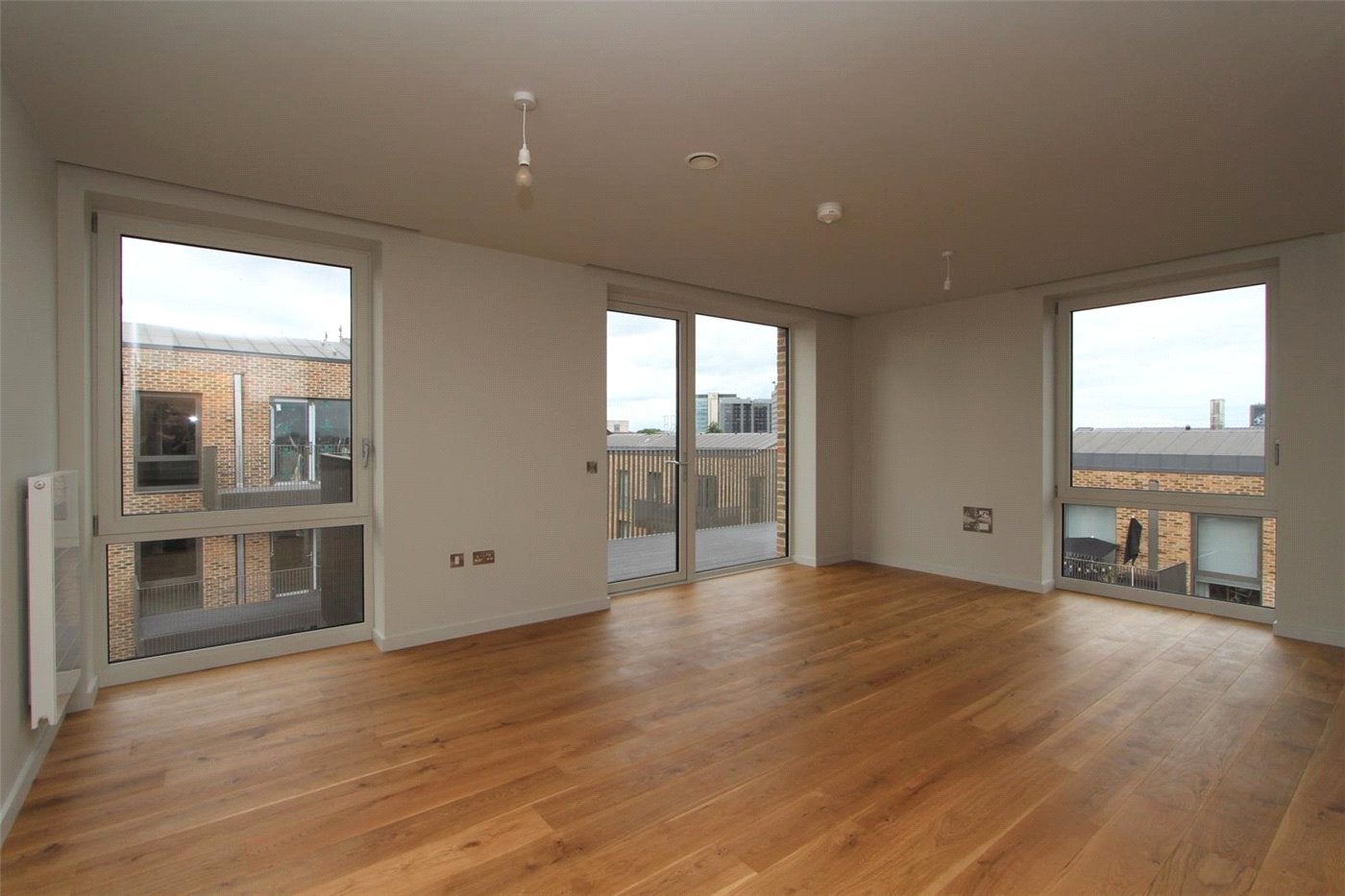 Flat Durham Wharf Drive in Greater London