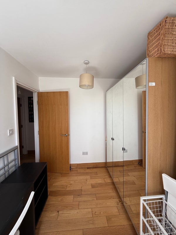 Flat Pentonville Road in Greater London