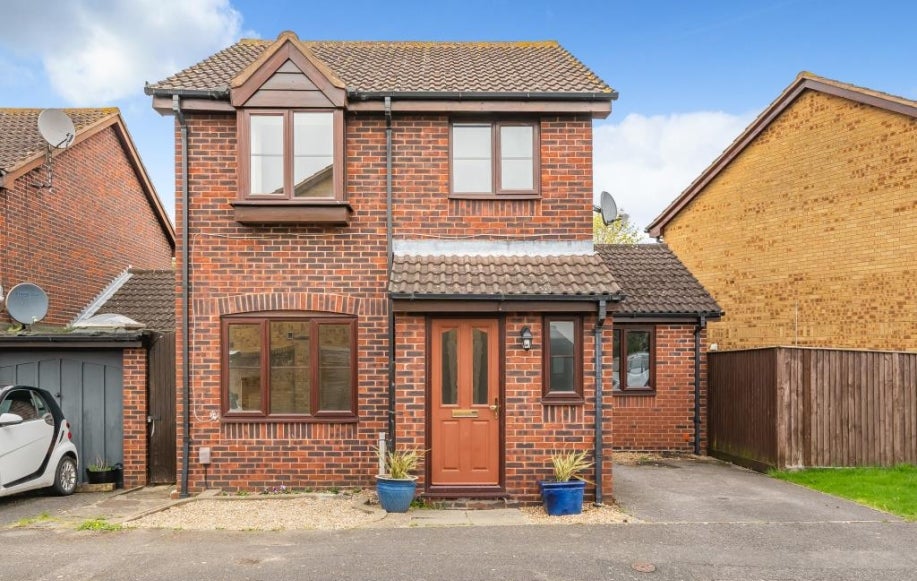 House Thorne Way in Bierton with Broughton