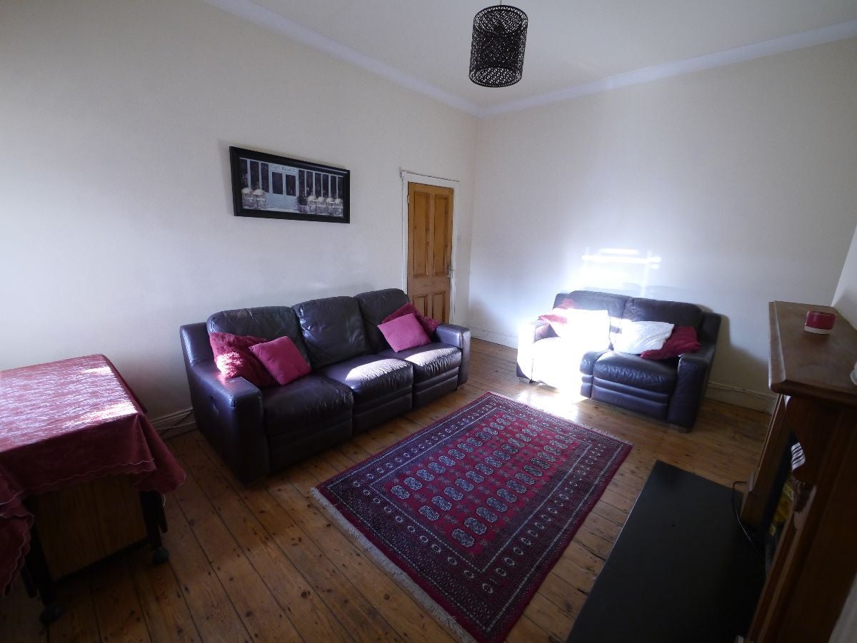 Flat Fairfield Road in Newcastle upon Tyne