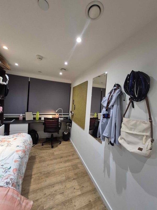 Room Westminster Bridge Road in Greater London
