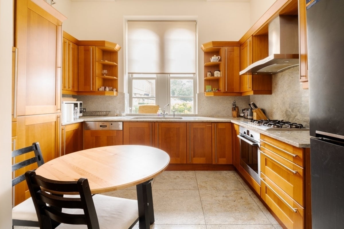 Flat Princess Park Manor in Greater London