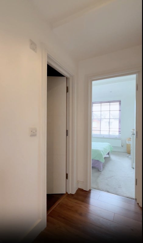 Room Trafalgar Road in Greater London