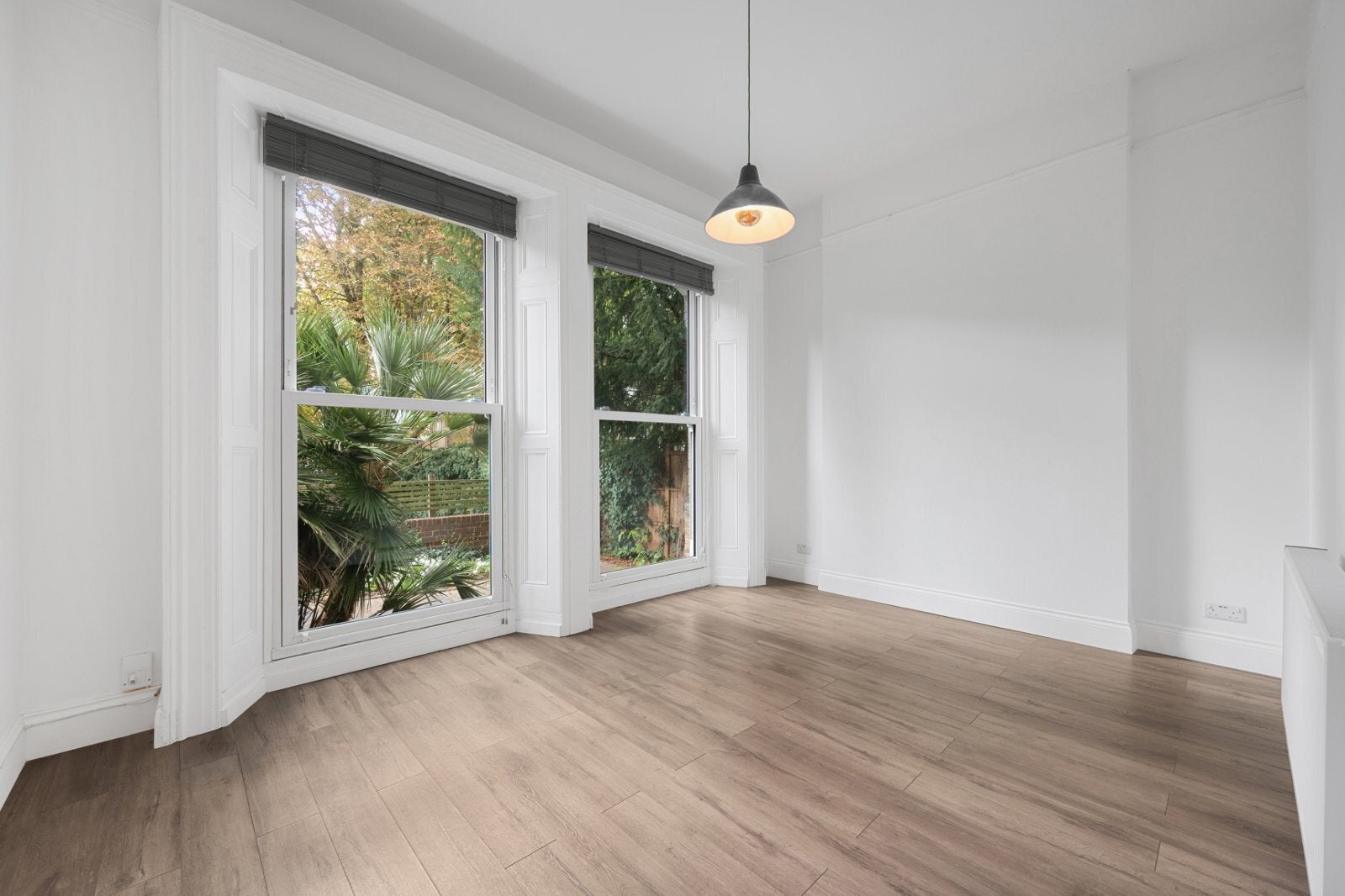 Flat Hornsey Lane in Greater London