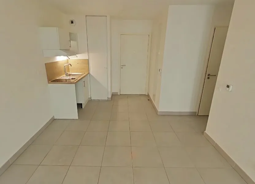Flat Rue Dhuoda in Nîmes