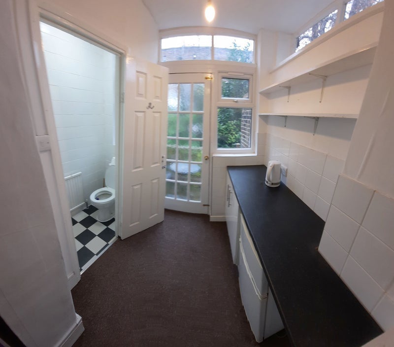 Room Tunis Road in Greater London