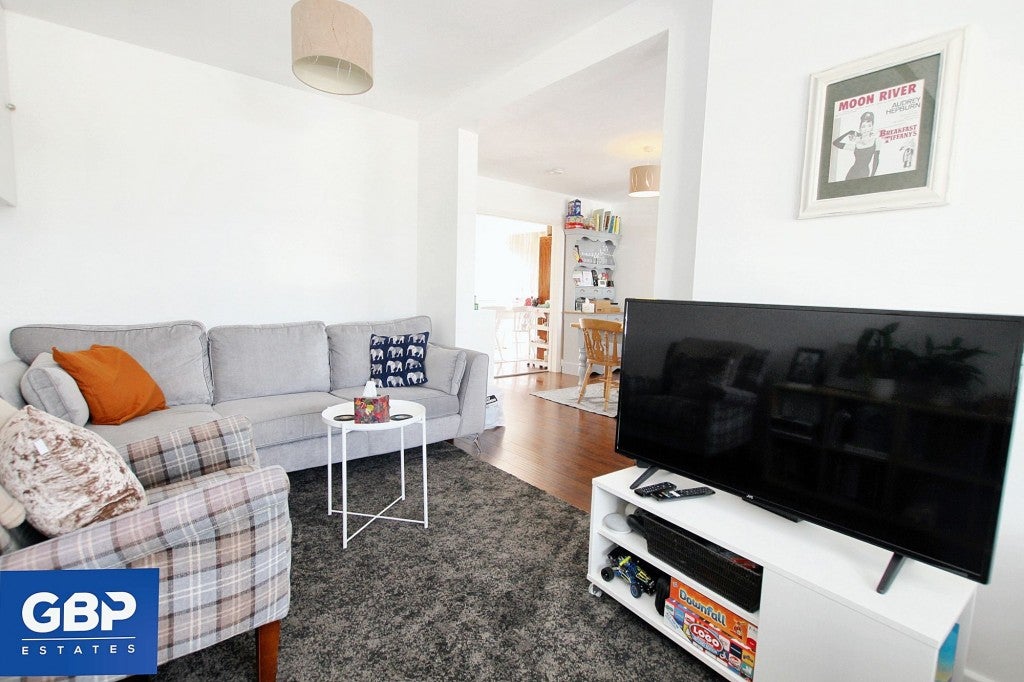 House Dunster Crescent in Greater London
