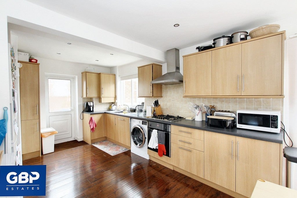 House Dunster Crescent in Greater London