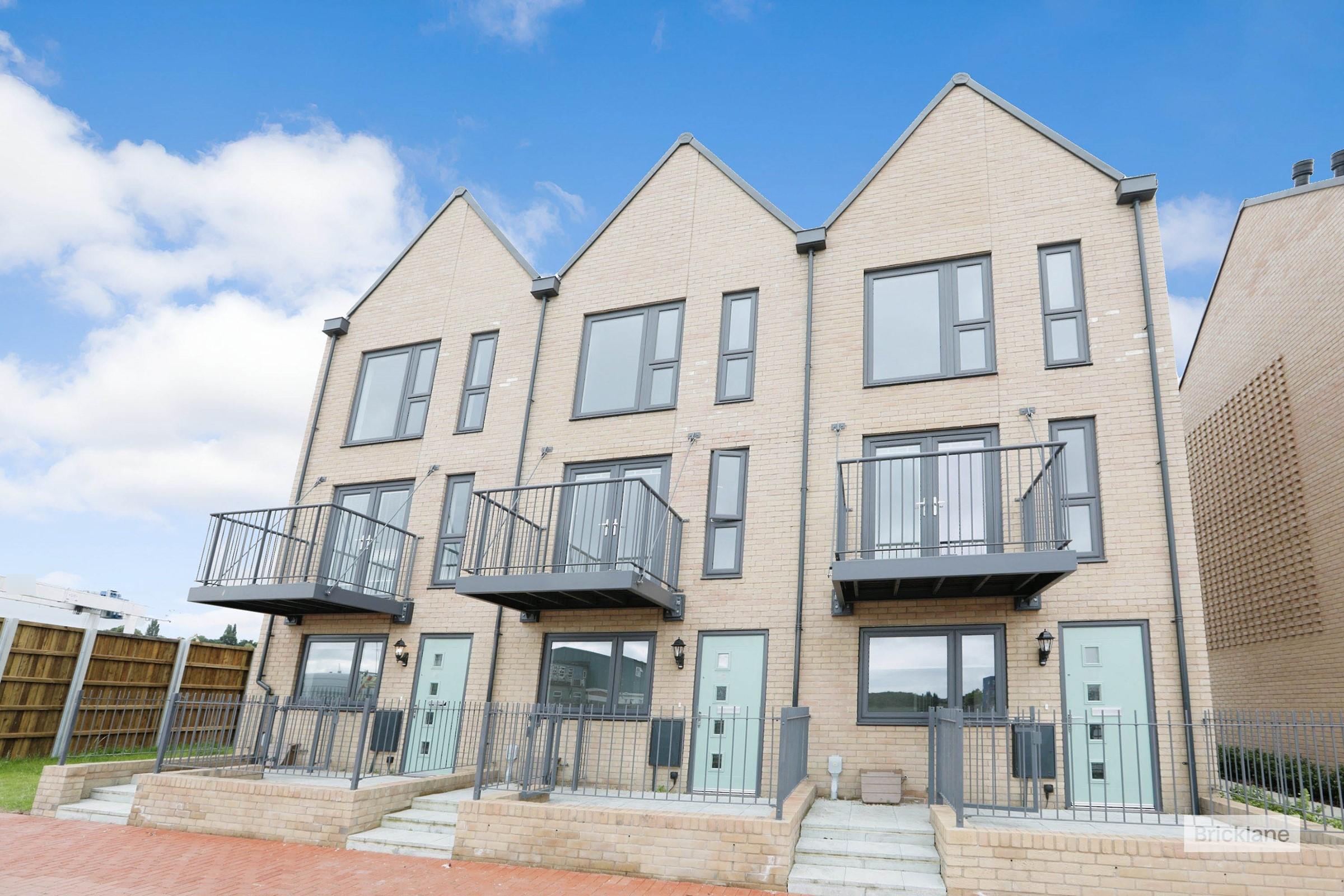 House Quarterdeck Walk in Gillingham