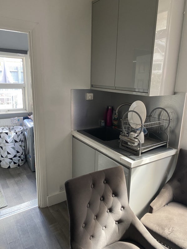 Room Trehurst Street in Greater London