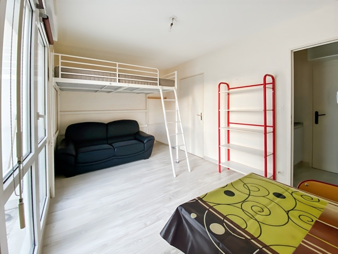 Flat Rue Pablo Neruda in Rennes