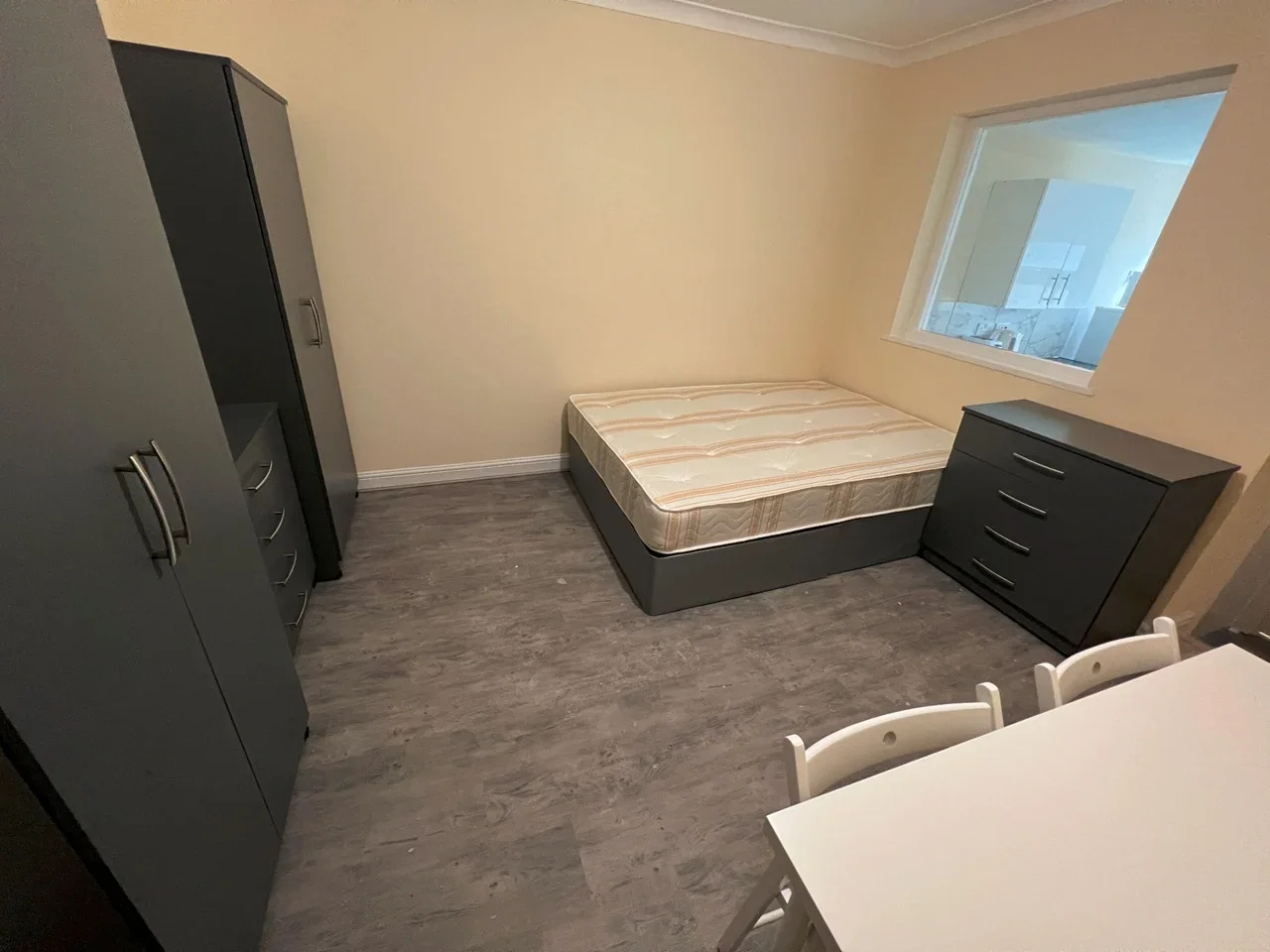 Flat Tokyngton Avenue in Greater London