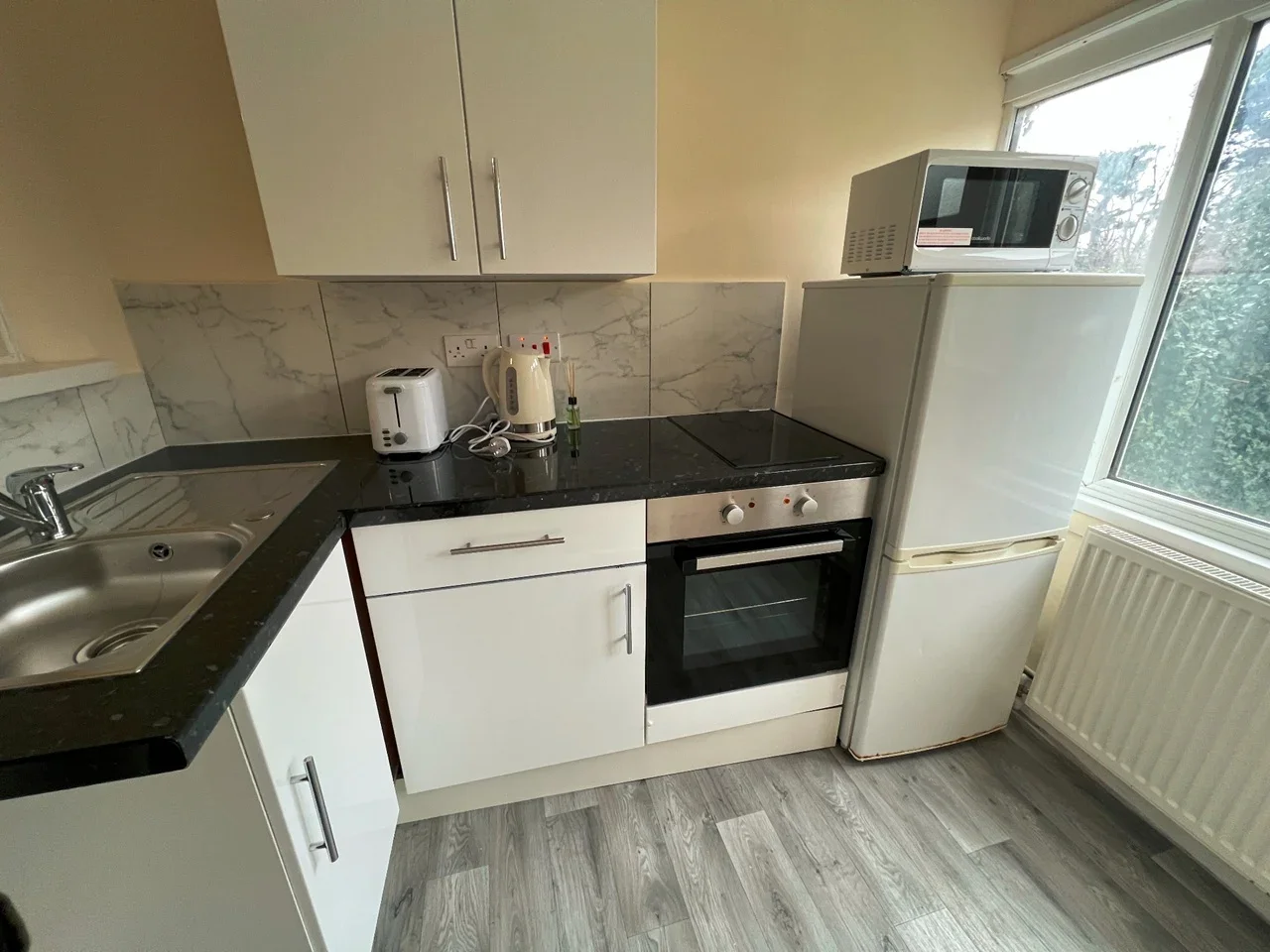 Flat Tokyngton Avenue in Greater London