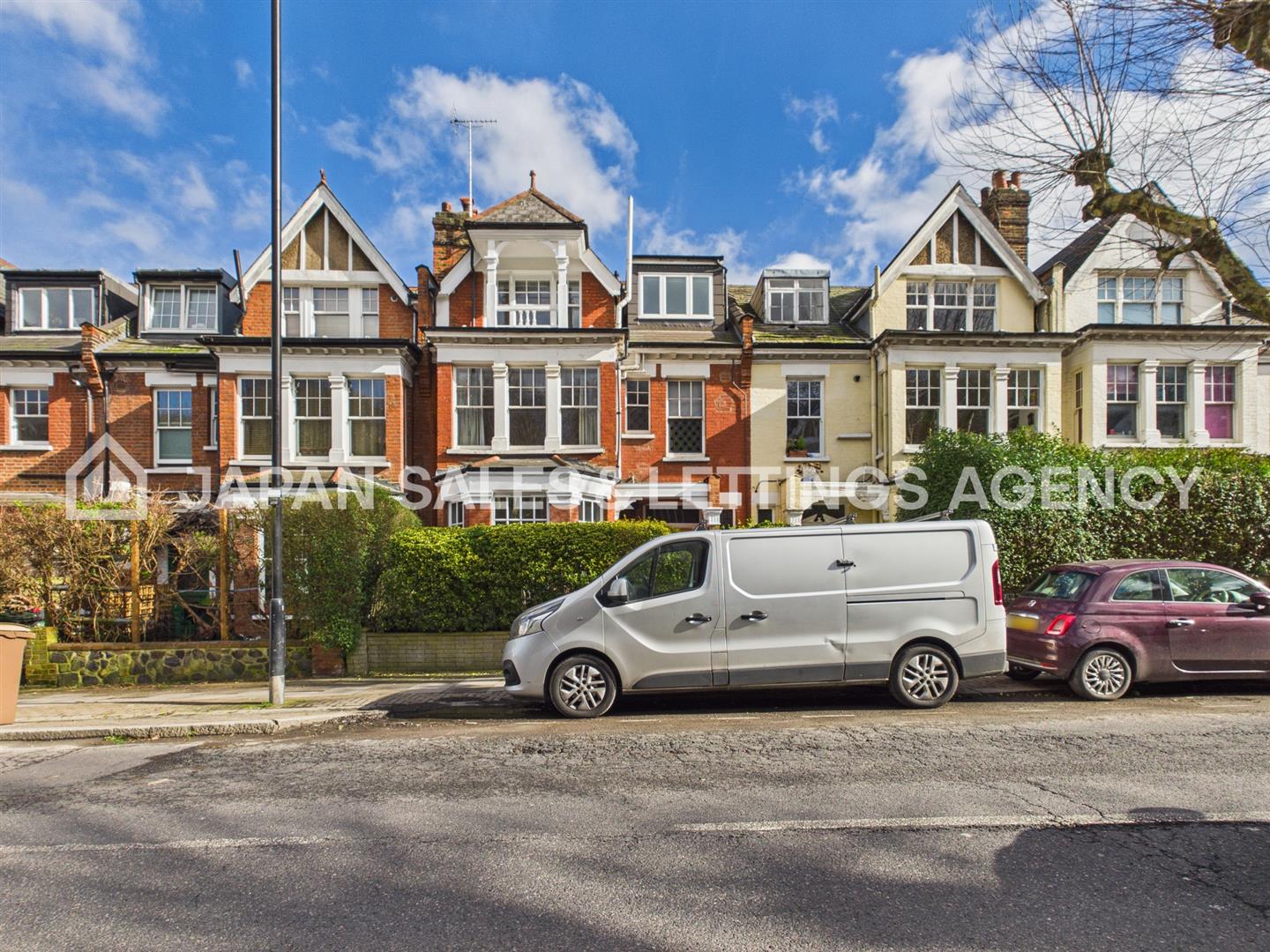 Flat Muswell Hill Road in Greater London