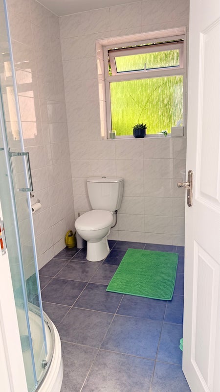 Room Doyle Avenue in Cardiff