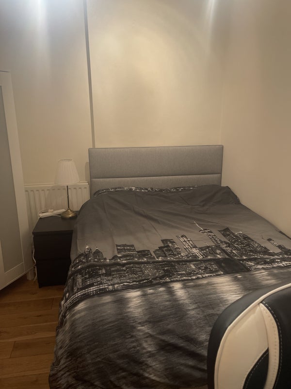 Room Collingham Place in Greater London