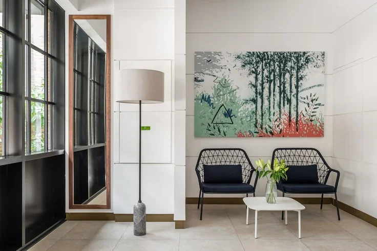 Flat Kensington High Street in Greater London