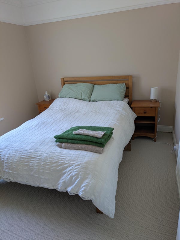 Room Bradley Crescent in Bristol